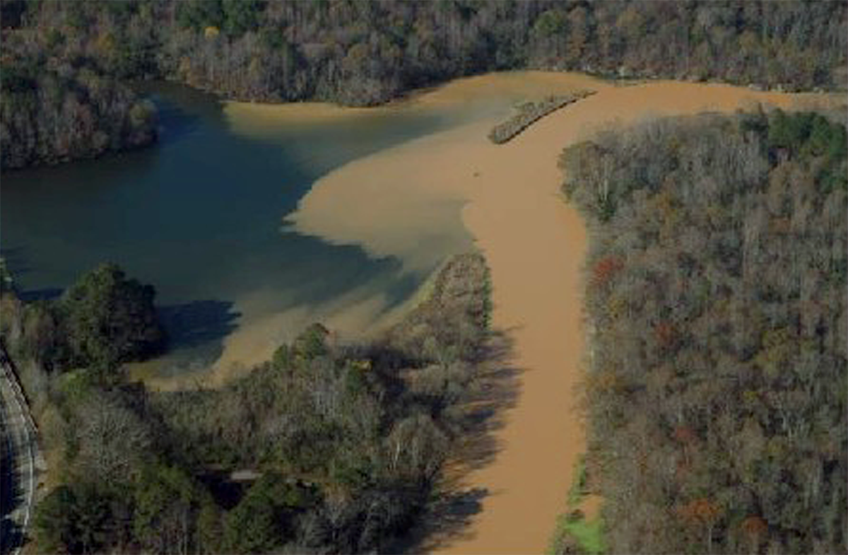 Lake pollution with runoff sediment